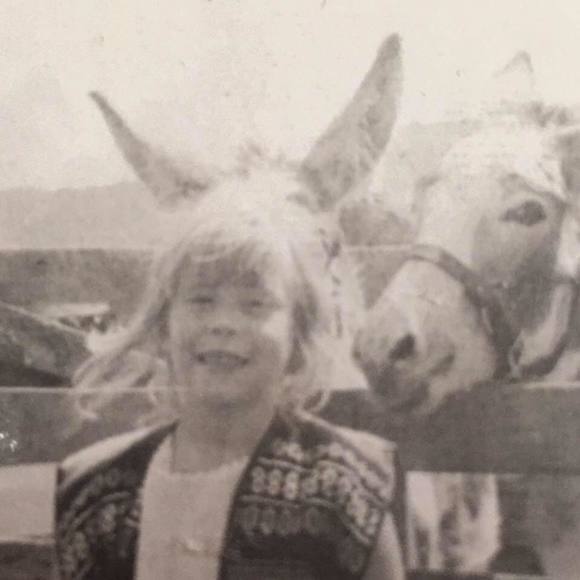 Meet your Posher, Brooke - Picture 1 of 1